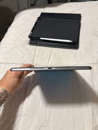iPad 9ª Gen Plata Nuevo + apple pencil y teclado