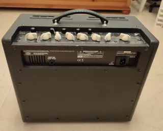 Amplificador Vox Valvetronix VT20+ Averiado