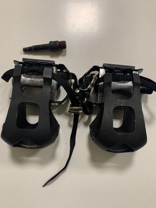 Pedales de bicicleta con reflectores