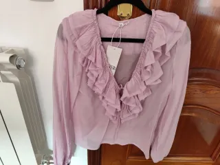 Blusa rosa volantes