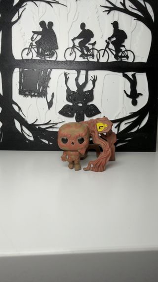 Figura Vecna Kinder Joy pintada