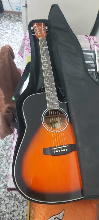 Guitarra Acústica Harley Benton Sunburst