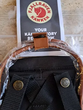 Mochila Fjallraven Kanken Negra y Marrón