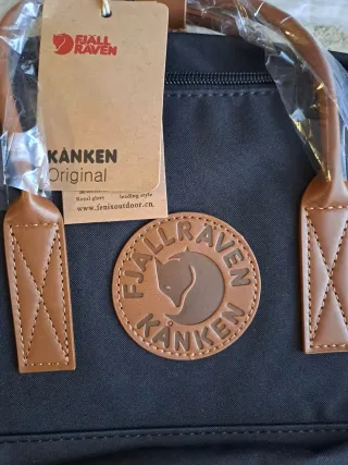 Mochila Fjallraven Kanken Negra y Marrón