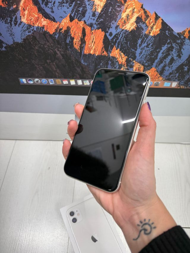 IPHONE 11 128gb branco semi novo