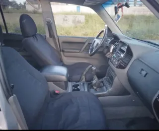 Mitsubishi pajero 2002