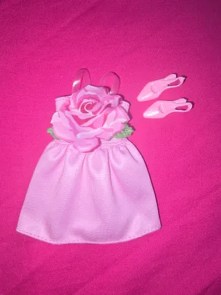 Vestiti Barbie rosa con scarpe