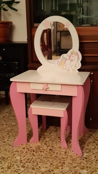 Tocador infantil unicornio con taburete