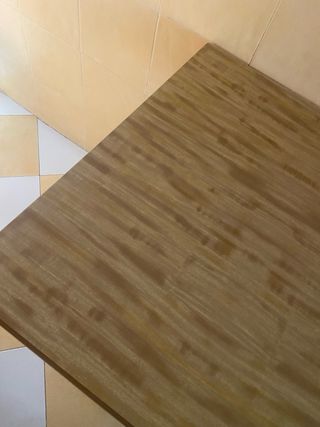 Mesa de madera y metal