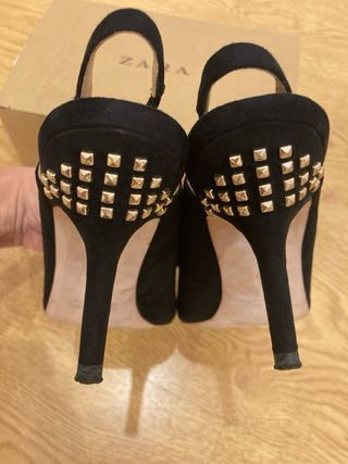 zapatos de tacón negros Zara