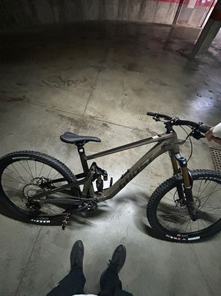 Bici de enduro Ghost Riot AM Full Party XT 2025