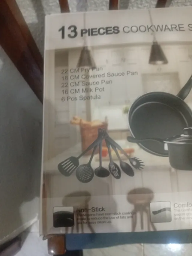 Juego 3 Ollas y Sartén con Utensilios