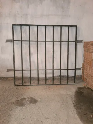 Reja de hierro macizo