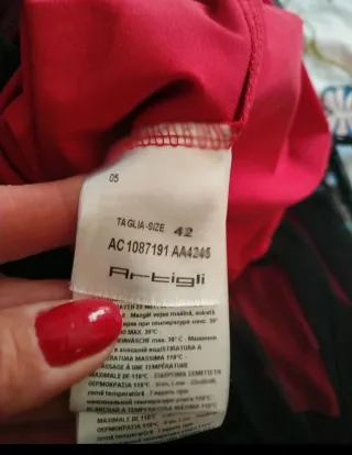 Vestido de fiesta rojo y negro