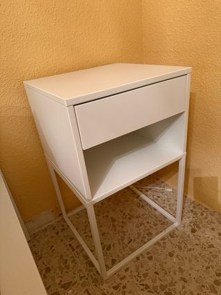 Conjunto mesitas de noche VIKHAMMER Ikea