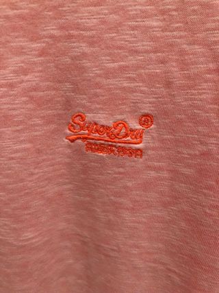 Camiseta Superdry nueva.