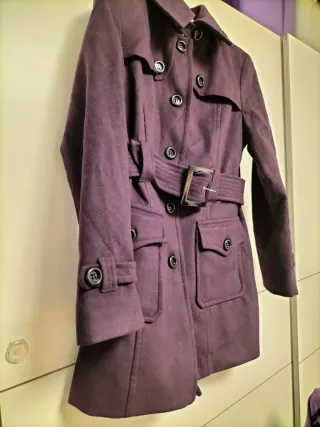 Trench. Abrigo Le Group Morado Talla L