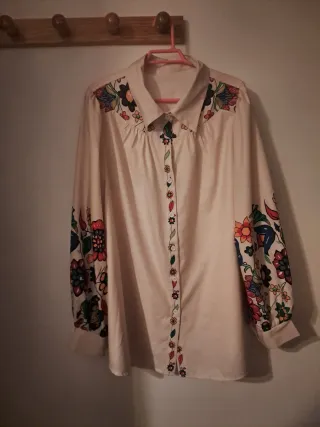 Camisa estampada flores beige