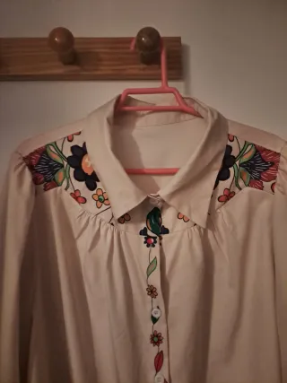 Camisa estampada flores beige