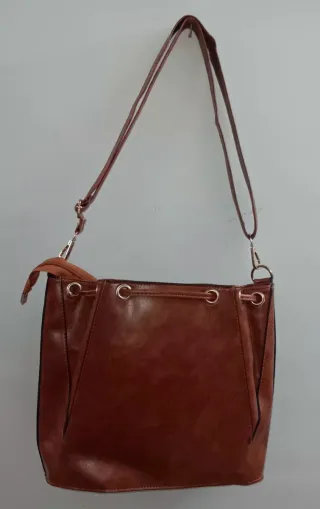Bolso de mujer color cuero