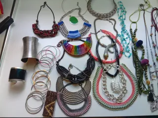 Lote Bisuteria Collares y Pulseras