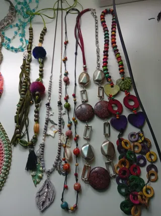 Lote Bisuteria Collares y Pulseras