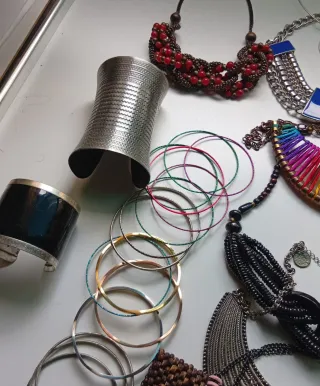 Lote Bisuteria Collares y Pulseras