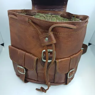 Mochila mini de cuero auténtico hecha a mano