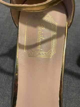 Sandalias doradas tacón fino