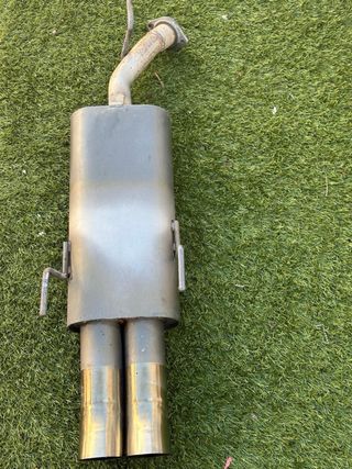 Silenciador trasero doble escape