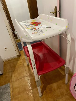 Cambiador de bebé casi nuevo