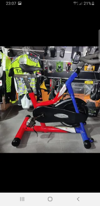 Bicicleta Elíptica Roja y Azul carbono