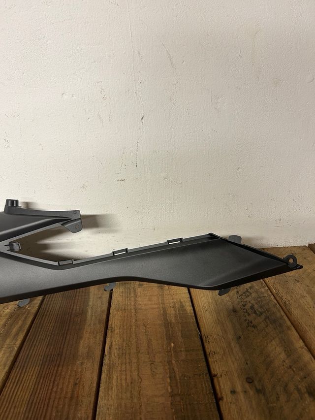 Carenado Lateral Honda Forza 125 2021