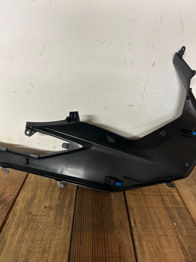 Carenado Lateral Honda Forza 125 2021