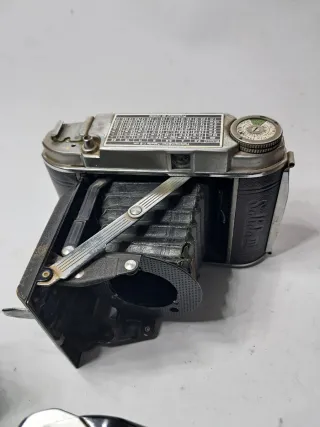 Lotto 5 macchine fotografiche e due obbiettivi