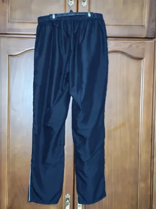 Pantalón chándal negro tela suave