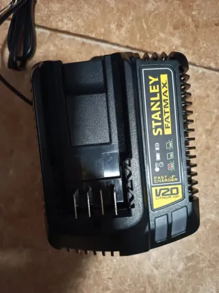 Taladro martillo Percutor Stanley + 2 baterías 4ah