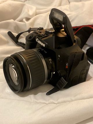 Canon EOS Rebel T3i + Objetivo 18-55mm