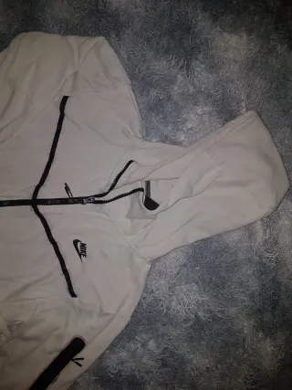 Chaqueta blanca con cremallera talla S