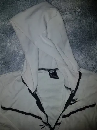 Chaqueta blanca con cremallera talla S