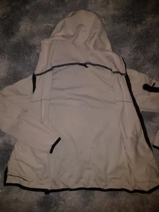 Chaqueta blanca con cremallera talla S