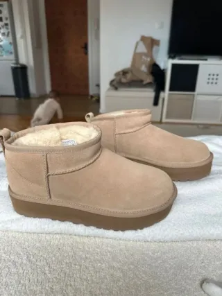 Botas UGG Talla 40 Marrones