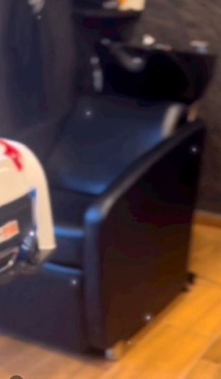 Dos Sillones para Barberos,lavacabezas,sillon car.