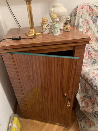 Mueble madera para máquina de coser