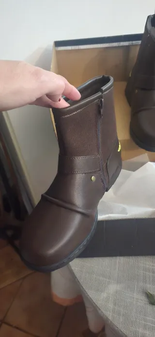 Botas de caña marrón con hebillas