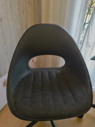 Silla de oficina Ikea negra y gris