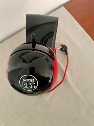 Cafetera Dolce Gusto Roja Marca Delonghi