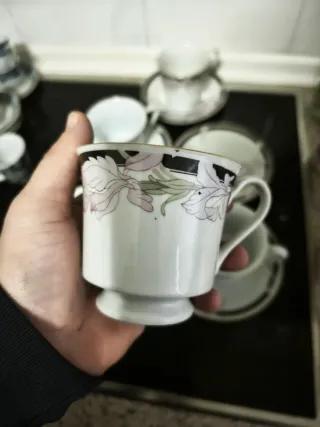 Tazas de porcelana con flores