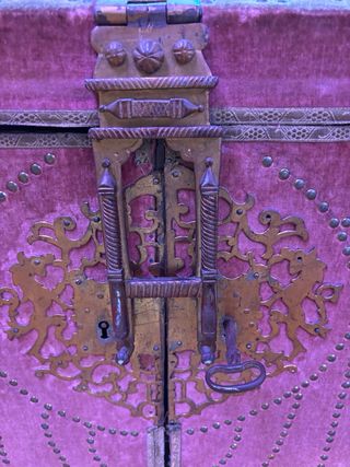 Baúl–cómoda antiguo de lujo – Pieza única