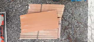 Baldosín cerámico rojo 24x12